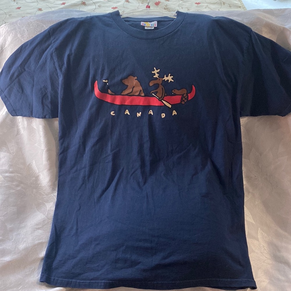 Unisex Canada Graphic Tee Size XL - Picture 1 of 5